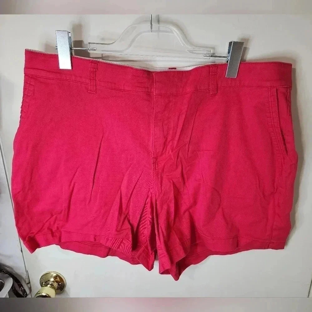 LANE BRYANT WOMAN'S PLUS SIZE 18 CHINO SHORTS RED